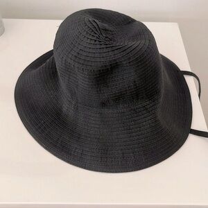 H&M black hat